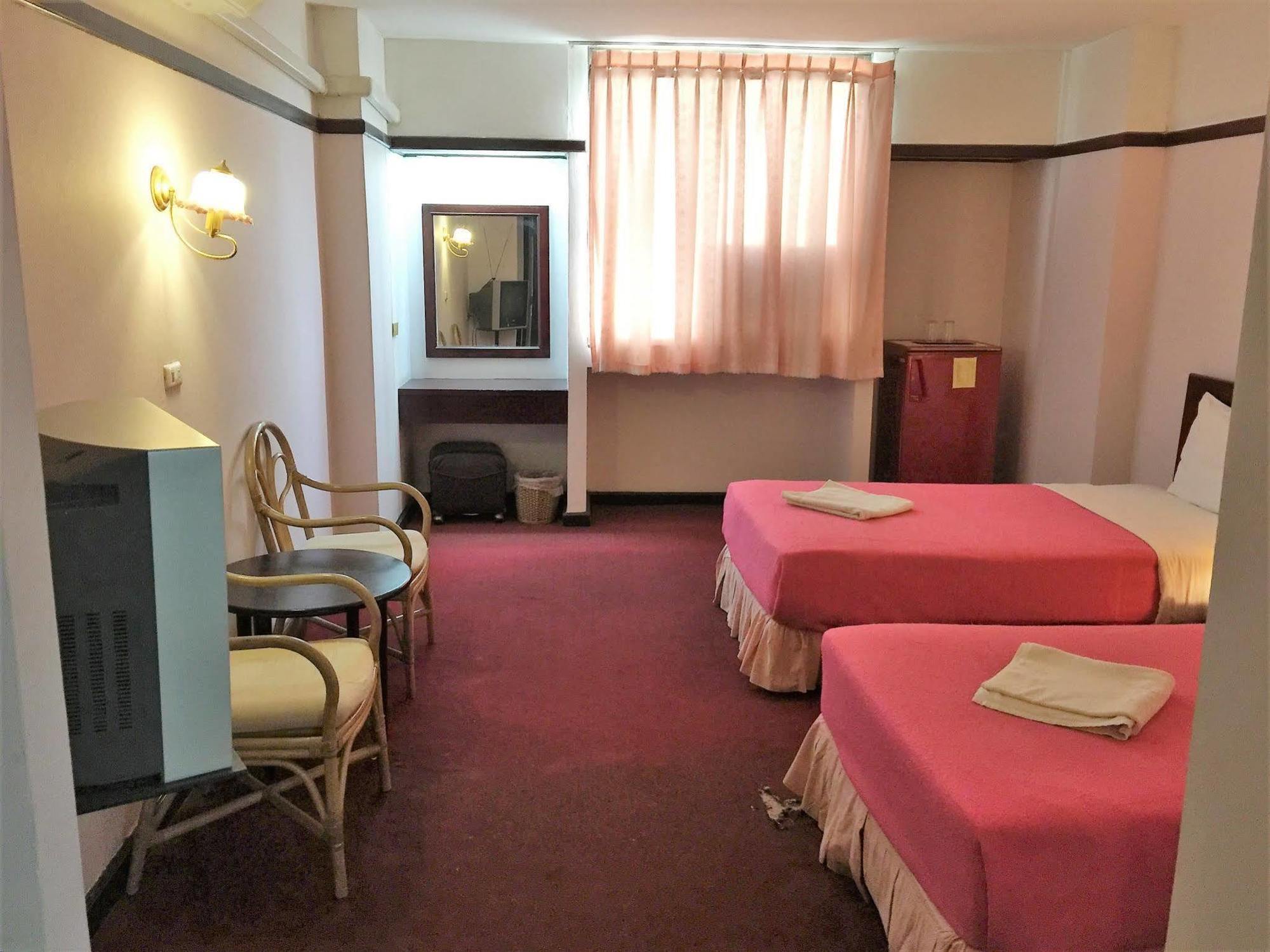 Daeng Plaza Hotel Phuket Exteriör bild
