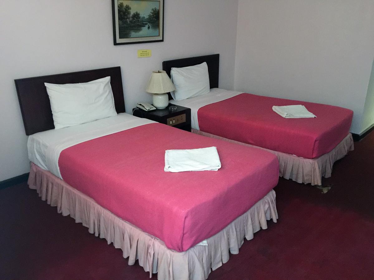 Daeng Plaza Hotel Phuket Exteriör bild
