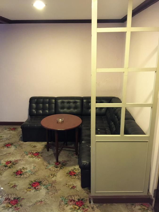 Daeng Plaza Hotel Phuket Exteriör bild