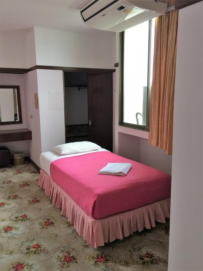 Daeng Plaza Hotel Phuket Exteriör bild