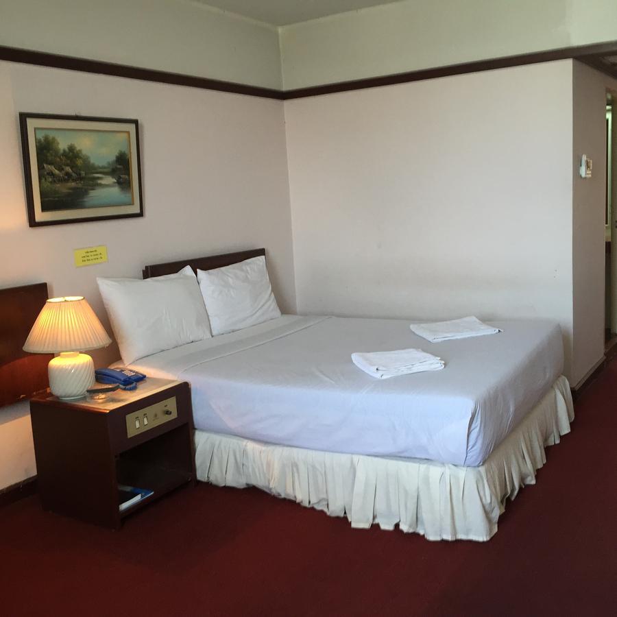 Daeng Plaza Hotel Phuket Exteriör bild