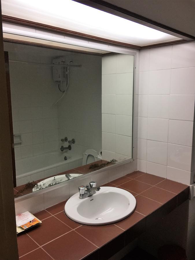 Daeng Plaza Hotel Phuket Exteriör bild